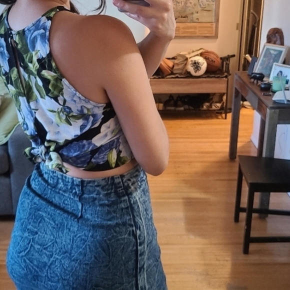 AMERICAN APPAREL Floral Sleeveless Blouse - Picture 6 of 7